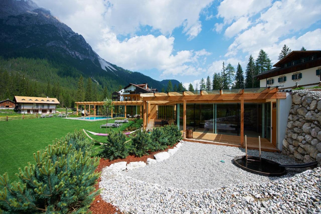 Hotel Dolomitenhof & Chalet Alte Post Sexten Bagian luar foto