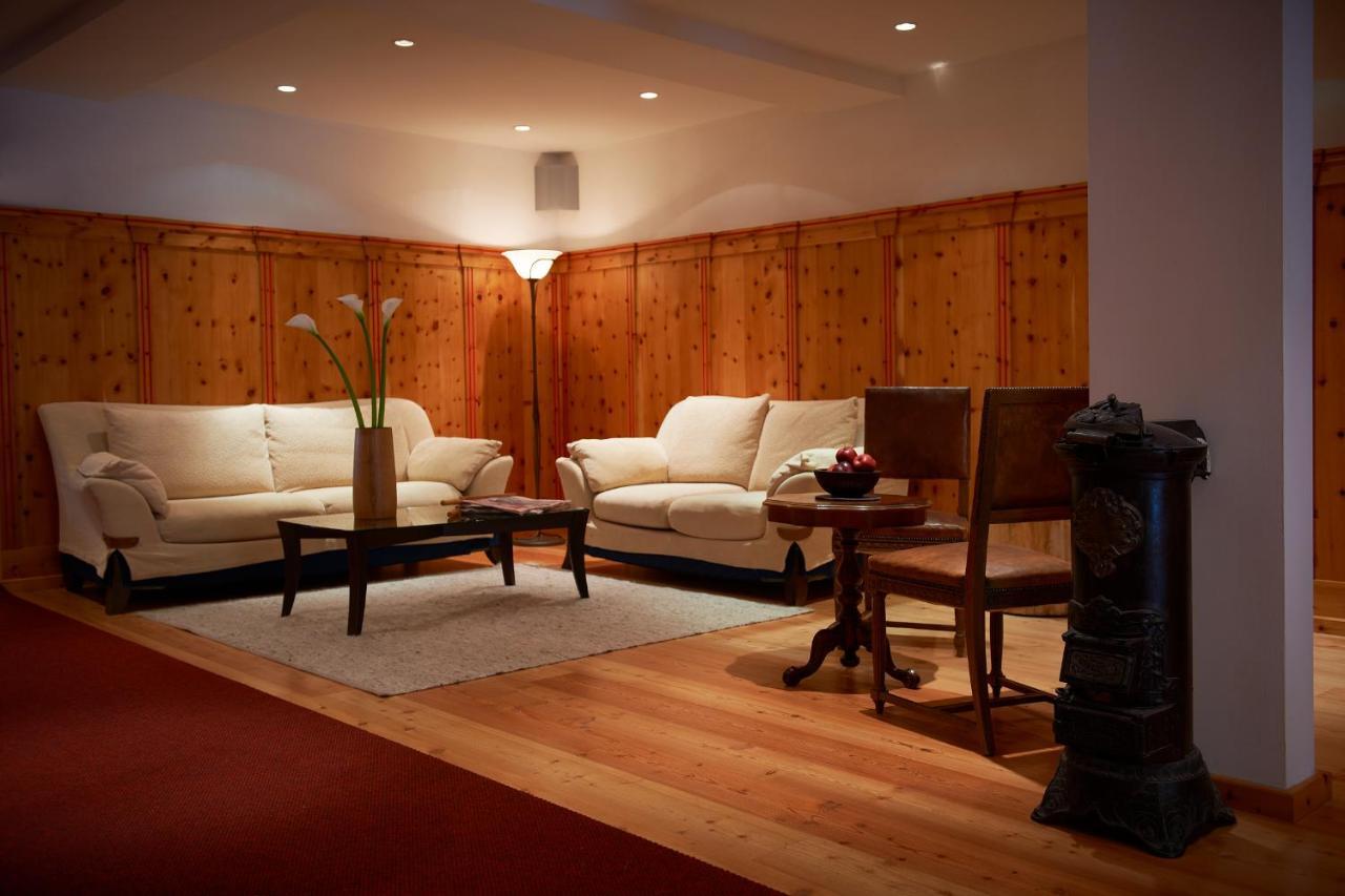 Hotel Dolomitenhof & Chalet Alte Post Sexten Bagian luar foto