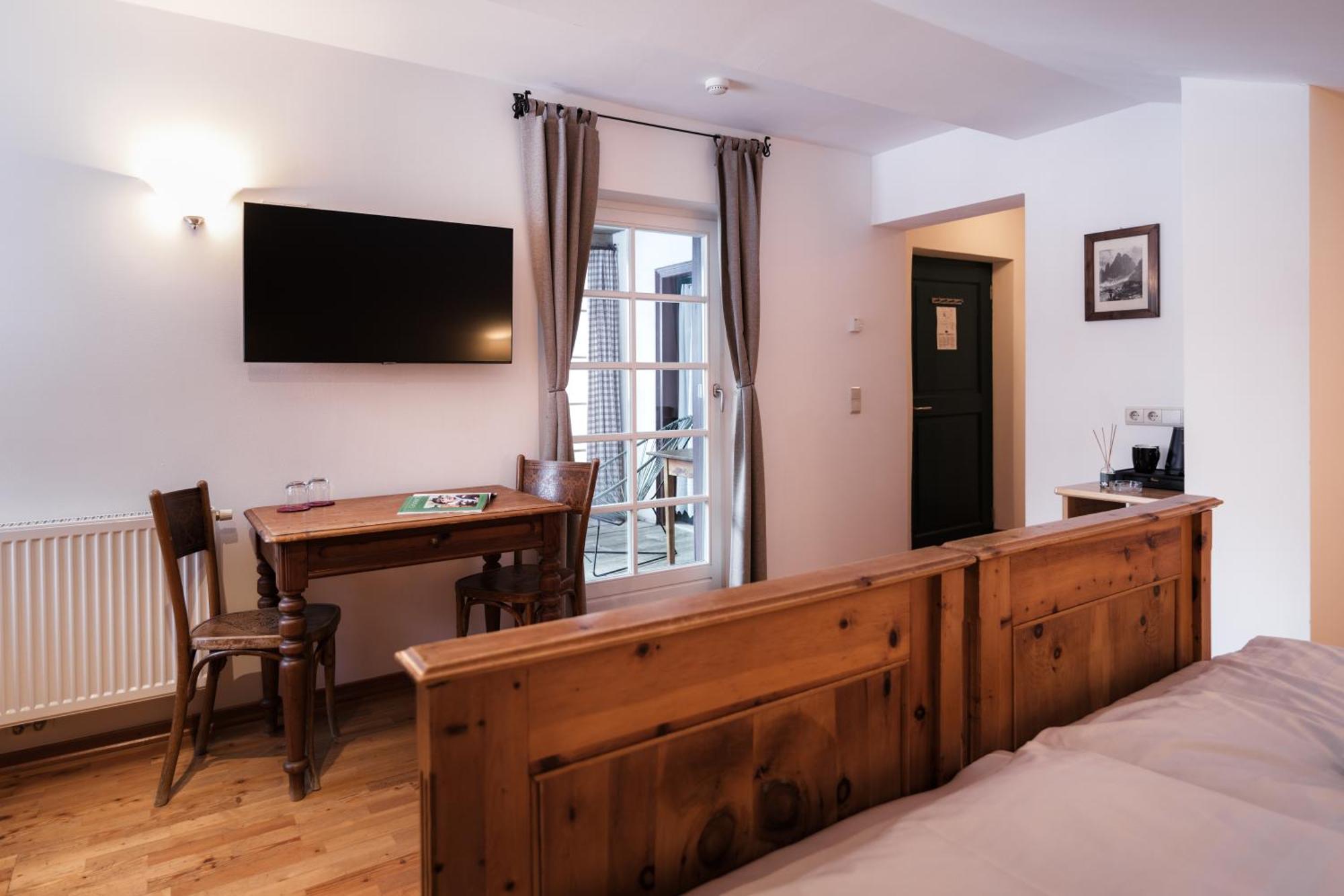 Hotel Dolomitenhof & Chalet Alte Post Sexten Bagian luar foto