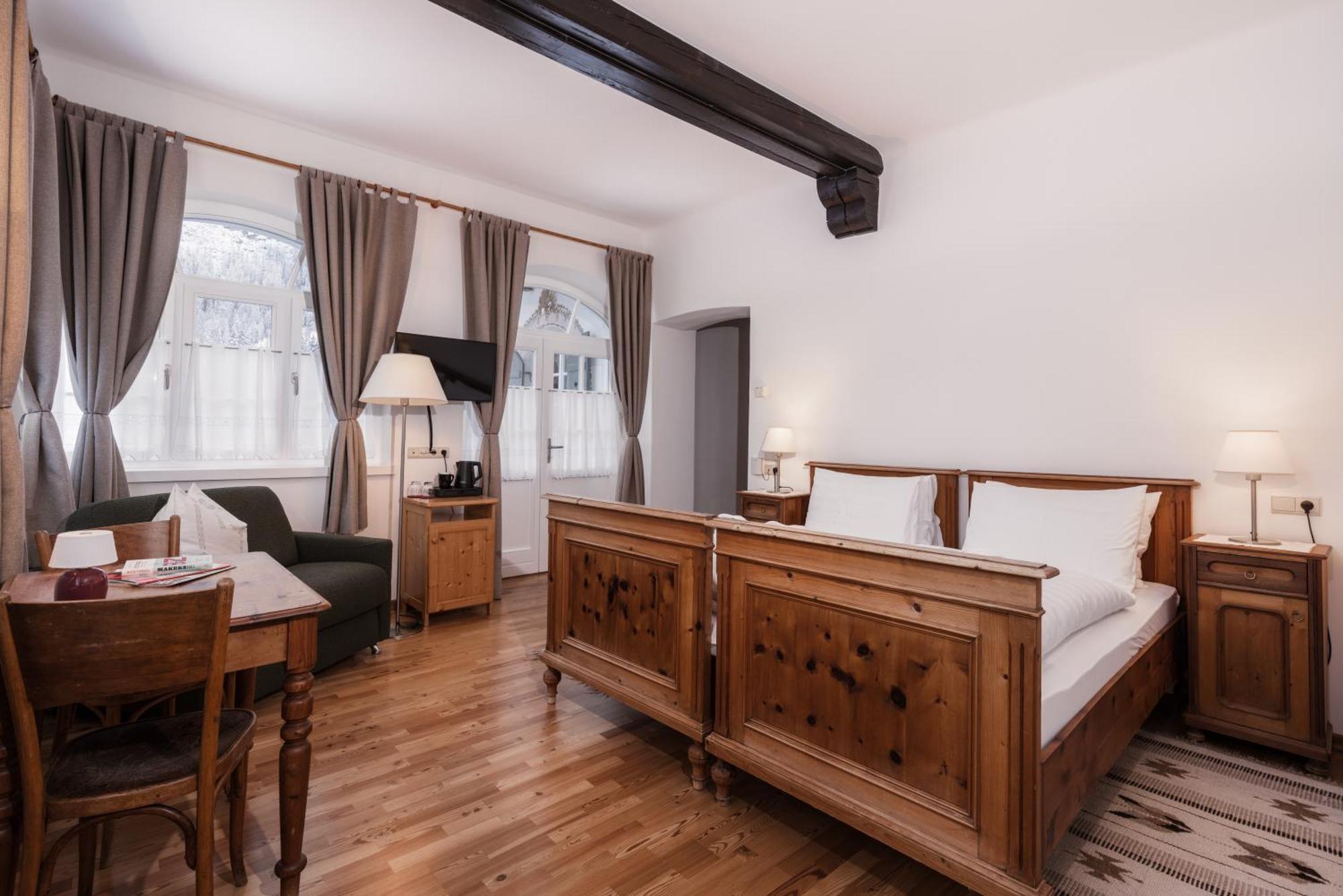 Hotel Dolomitenhof & Chalet Alte Post Sexten Bagian luar foto