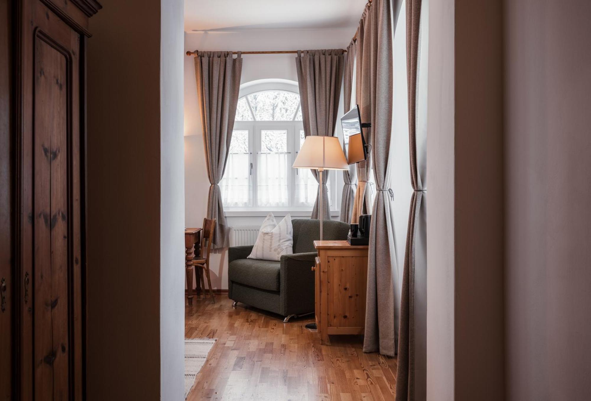 Hotel Dolomitenhof & Chalet Alte Post Sexten Bagian luar foto