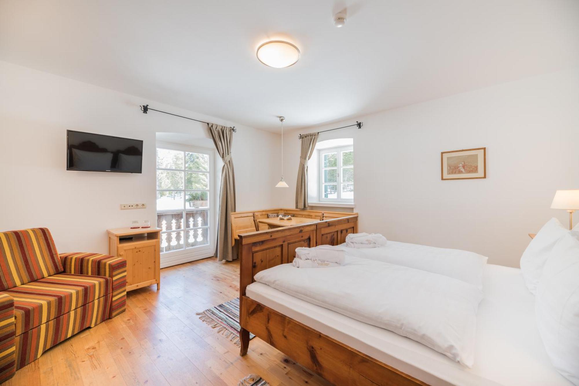 Hotel Dolomitenhof & Chalet Alte Post Sexten Bagian luar foto