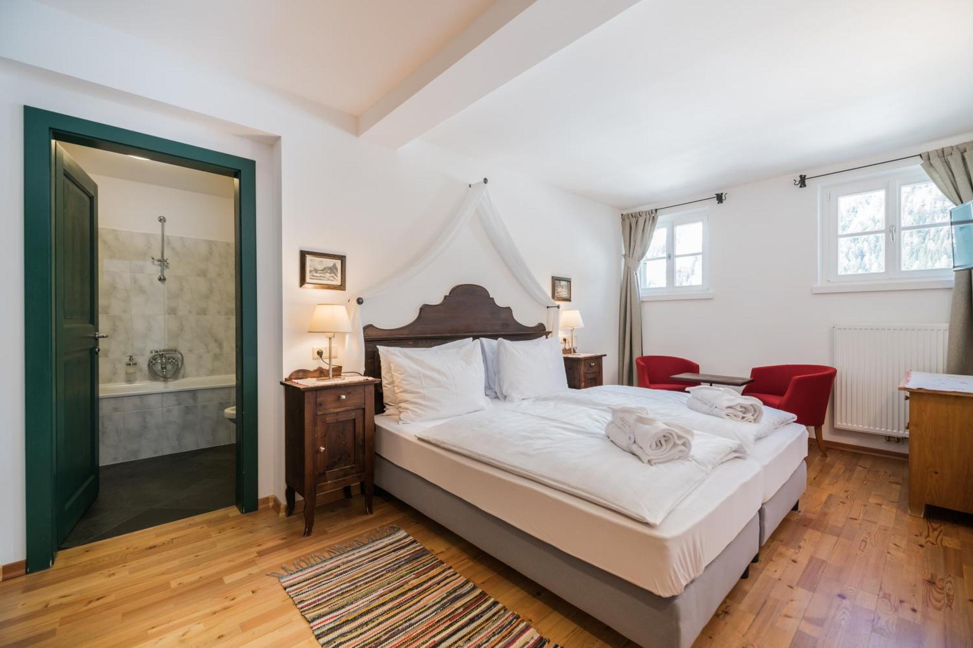 Hotel Dolomitenhof & Chalet Alte Post Sexten Bagian luar foto